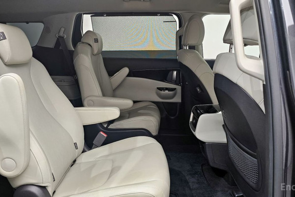 2023 Kia Carnival с пробегом 44 570 км