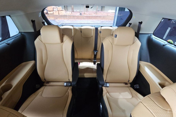 2023 Kia Carnival с пробегом 63 561 км