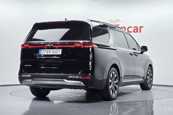 2023 Kia Carnival с пробегом 76 311 км
