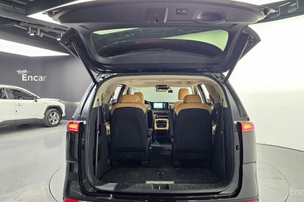 2023 Kia Carnival с пробегом 92 407 км