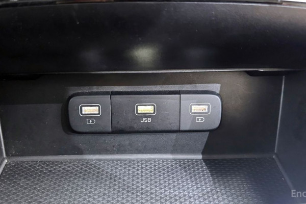 2023 Kia Carnival с пробегом 44 570 км