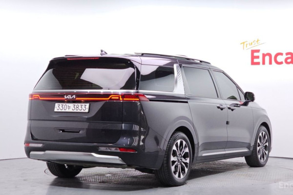 2022 Kia Carnival с пробегом 114 811 км