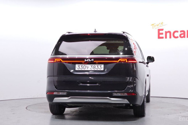 2022 Kia Carnival с пробегом 114 811 км