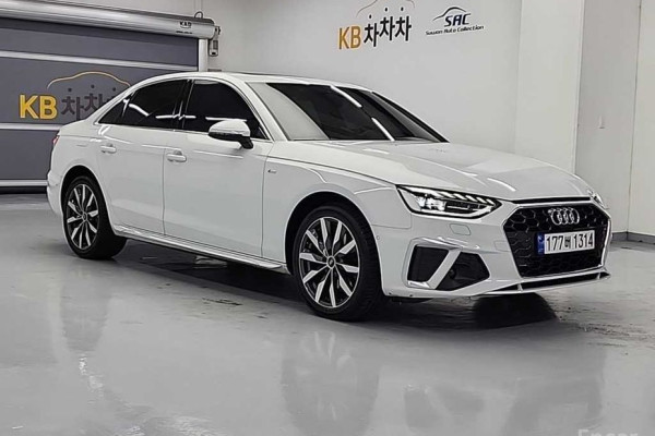 2022 Audi A4 с пробегом 15 364 км