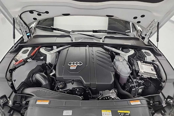 2022 Audi A4 с пробегом 15 364 км