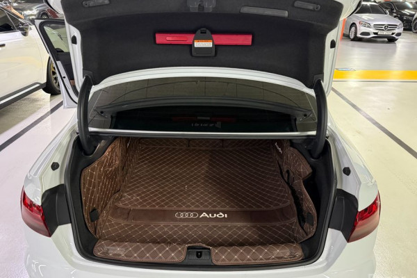 2021 Audi A4 с пробегом 68 328 км