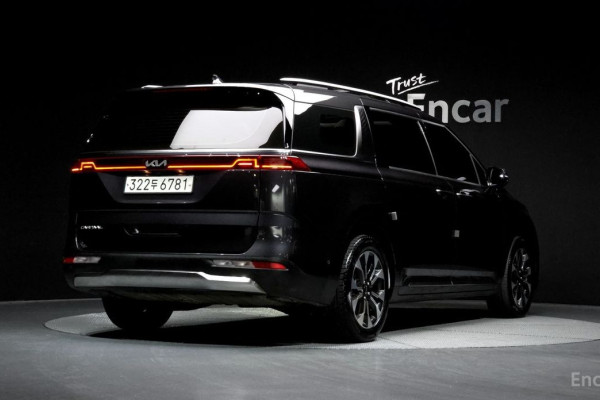 2023 Kia Carnival с пробегом 118 215 км