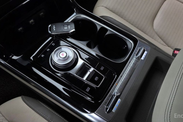 2023 Kia Carnival с пробегом 76 311 км