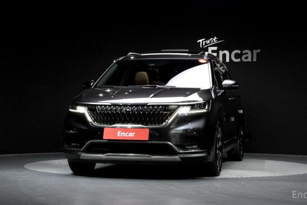2023 Kia Carnival с пробегом 118 215 км