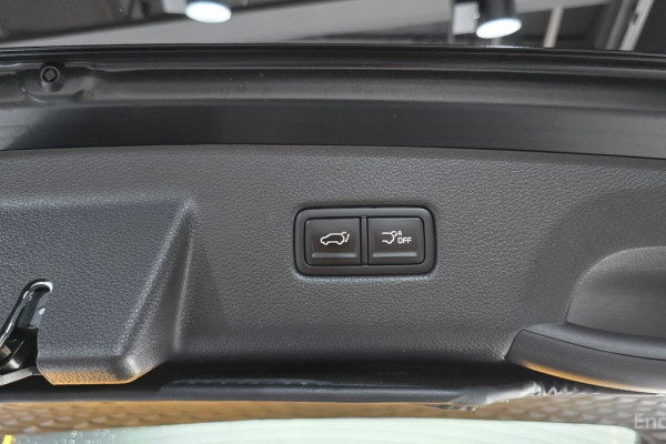 2022 Kia Carnival с пробегом 25 750 км