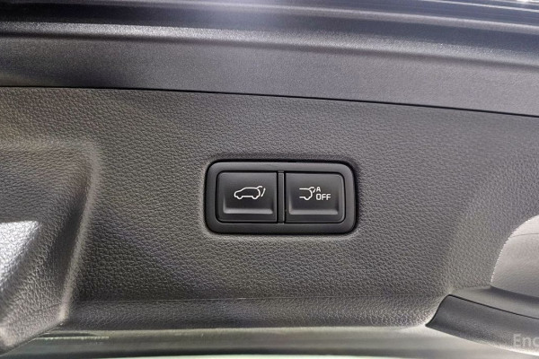 2023 Kia Carnival с пробегом 44 570 км