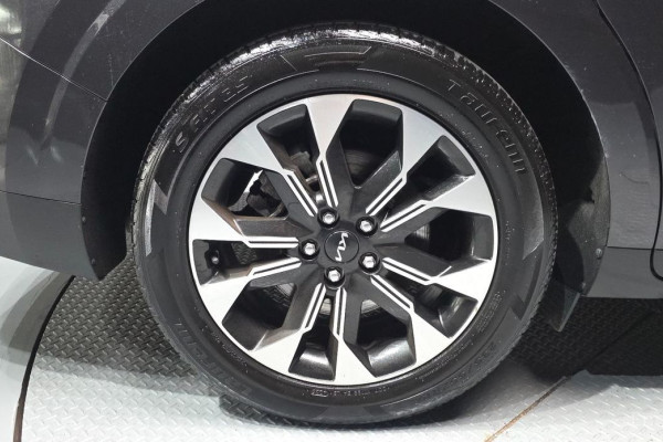 2023 Kia Carnival с пробегом 118 215 км