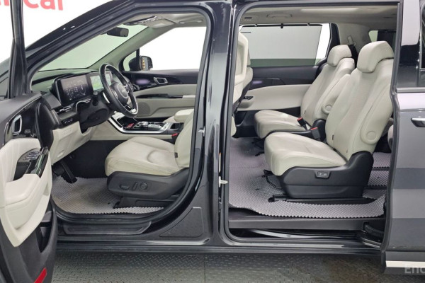 2022 Kia Carnival с пробегом 114 811 км