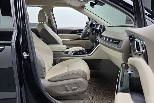 2023 Kia Carnival с пробегом 76 311 км