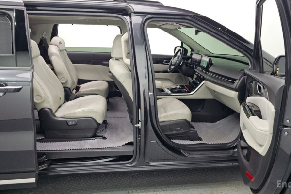 2022 Kia Carnival с пробегом 114 811 км