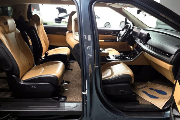 2021 Kia Carnival с пробегом 111 933 км