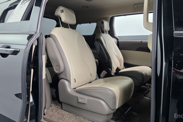 2023 Kia Carnival с пробегом 76 311 км