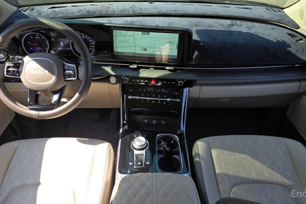 2023 Kia Carnival с пробегом 33 829 км