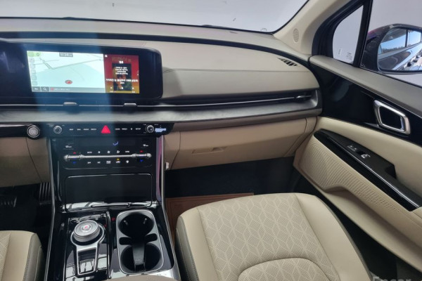 2023 Kia Carnival с пробегом 76 362 км