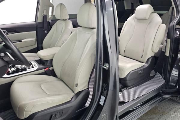 2022 Kia Carnival с пробегом 114 811 км