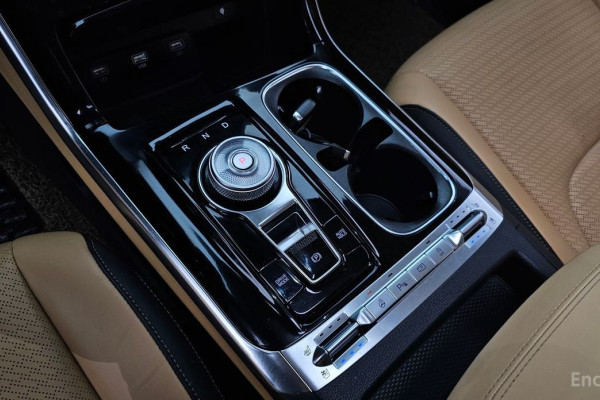 2023 Kia Carnival с пробегом 76 738 км