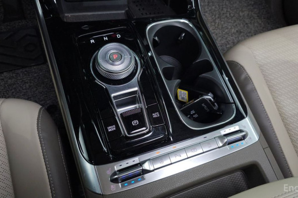 2023 Kia Carnival с пробегом 37 619 км