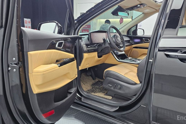 2023 Kia Carnival с пробегом 76 738 км