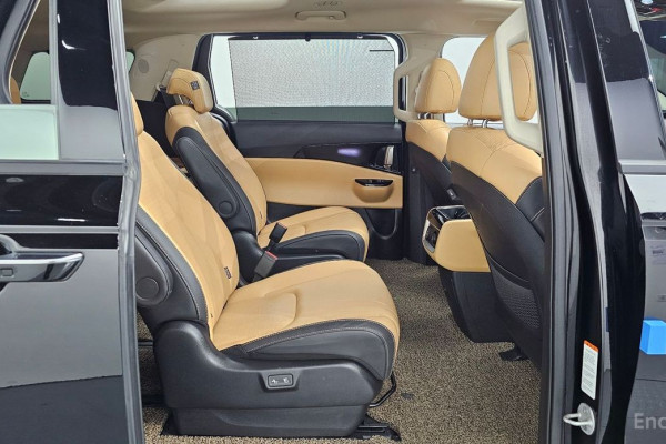 2023 Kia Carnival с пробегом 76 738 км