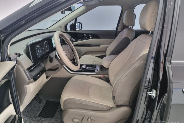 2023 Kia Carnival с пробегом 76 362 км