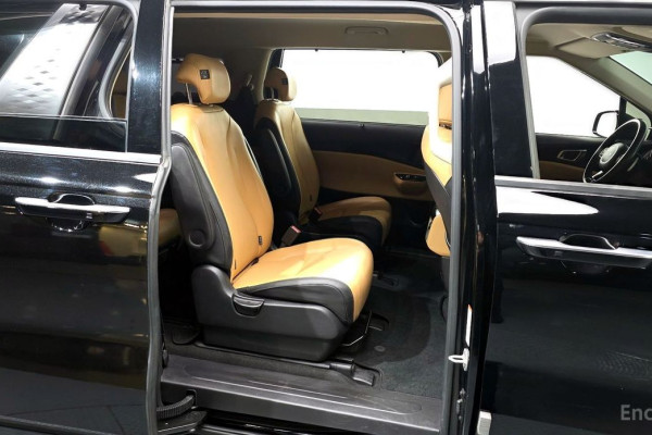 2022 Kia Carnival с пробегом 85 561 км