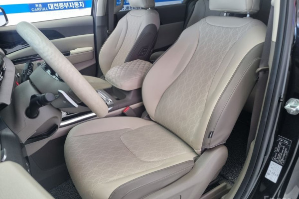 2023 Kia Carnival с пробегом 76 362 км