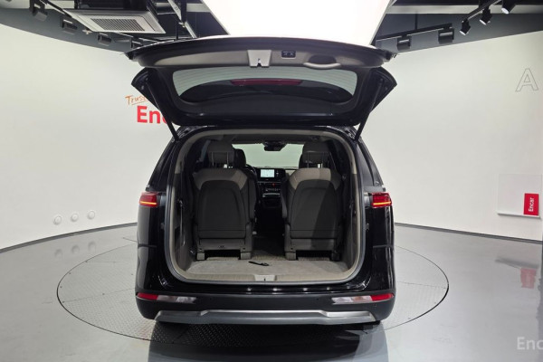 2023 Kia Carnival с пробегом 76 311 км