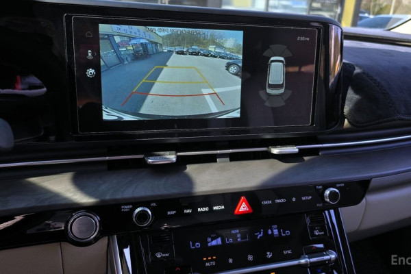 2023 Kia Carnival с пробегом 33 829 км