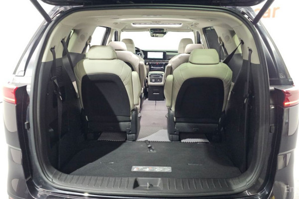 2022 Kia Carnival с пробегом 114 811 км