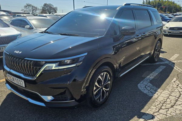 2022 Kia Carnival с пробегом 82 435 км