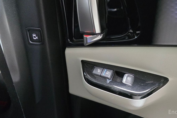 2023 Kia Carnival с пробегом 34 344 км