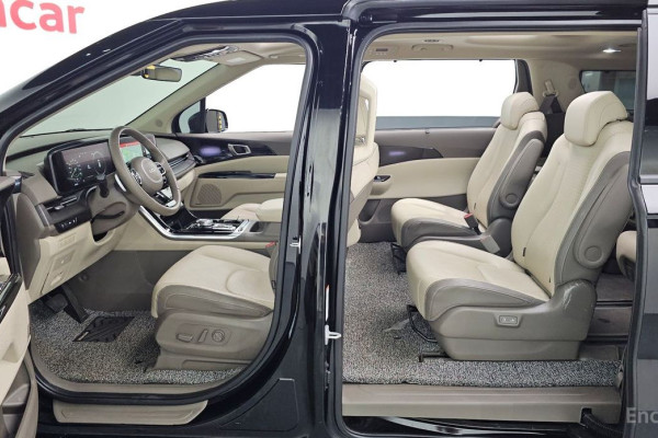 2023 Kia Carnival с пробегом 37 619 км