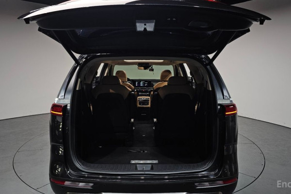 2022 Kia Carnival с пробегом 71 142 км