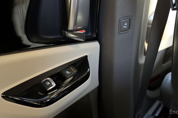 2023 Kia Carnival с пробегом 33 829 км