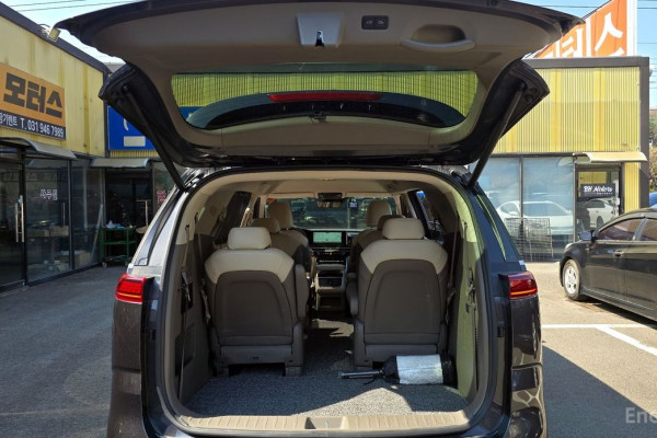 2023 Kia Carnival с пробегом 33 829 км