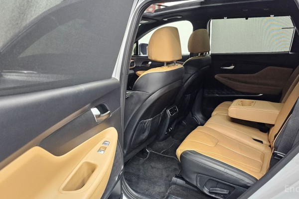 2023 Hyundai Santa Fe с пробегом 40 047 км