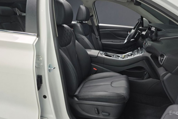 2023 Hyundai Santa Fe с пробегом 26 174 км