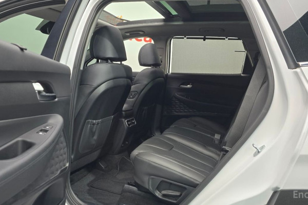 2023 Hyundai Santa Fe с пробегом 26 174 км