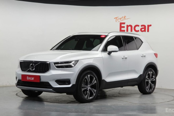 2020 Volvo XC40 с пробегом 46 820 км