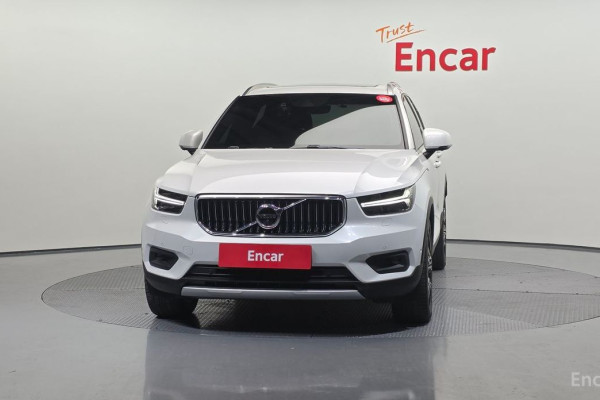 2021 Volvo XC40 с пробегом 101 561 км