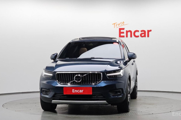 2021 Volvo XC40 с пробегом 63 493 км