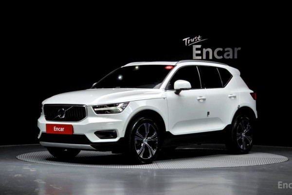 2020 Volvo XC40 с пробегом 77 755 км