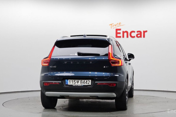 2021 Volvo XC40 с пробегом 63 493 км