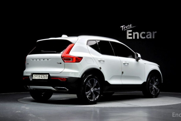2020 Volvo XC40 с пробегом 77 755 км