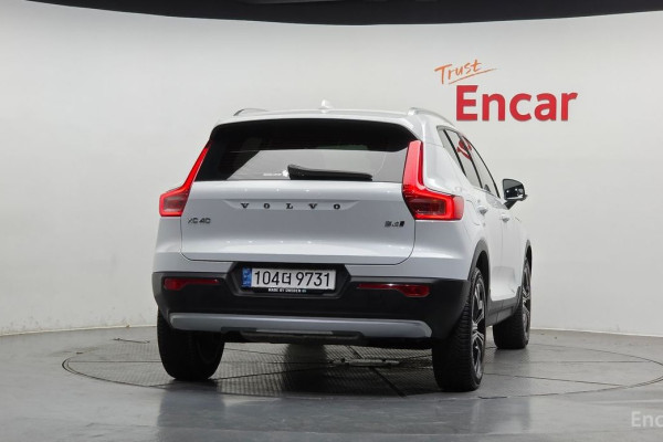 2020 Volvo XC40 с пробегом 46 820 км